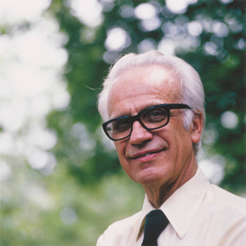 Elden Tefft (sculpture professor, University of Kansas), outside Bass studios and Foundry, Topeka, Kansas, June 6, 1982