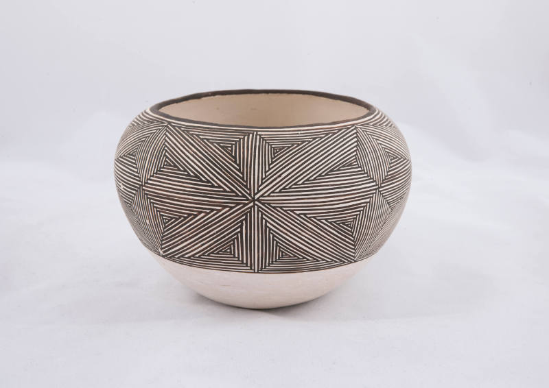 Feather pattern bowl