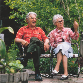 Blanche (artist) and Cecil Carstenson (sculptor), outside their home, West 38th Street, Kansas City, Missouri, May 30, 1982