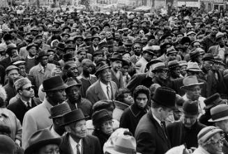 Gordon Roger Alexander Buchanan Parks, United States, Title unknown (crowd in Harlem, New York)…